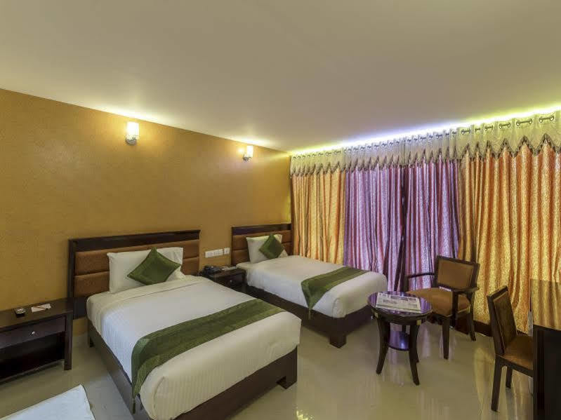 Treebo Crystal Castle Hotel Bangalore Buitenkant foto