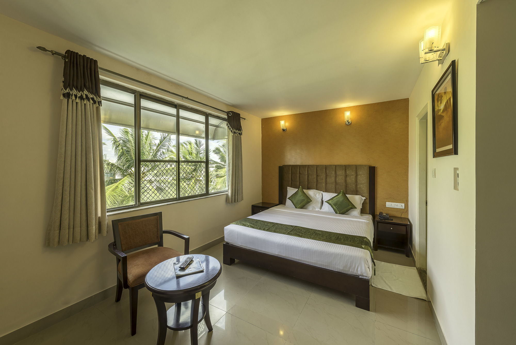 Treebo Crystal Castle Hotel Bangalore Buitenkant foto